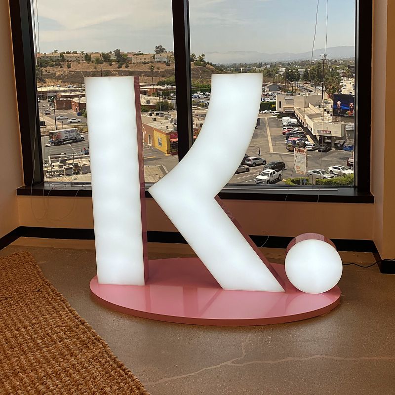 Klarna Custom lobby sign